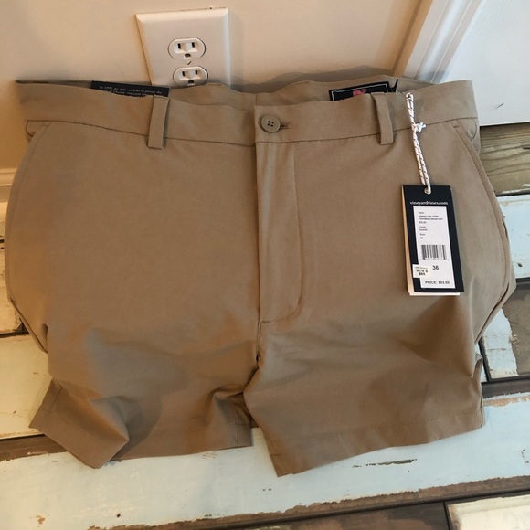 Vineyard Vines khaki shorts - Picture 1 of 4